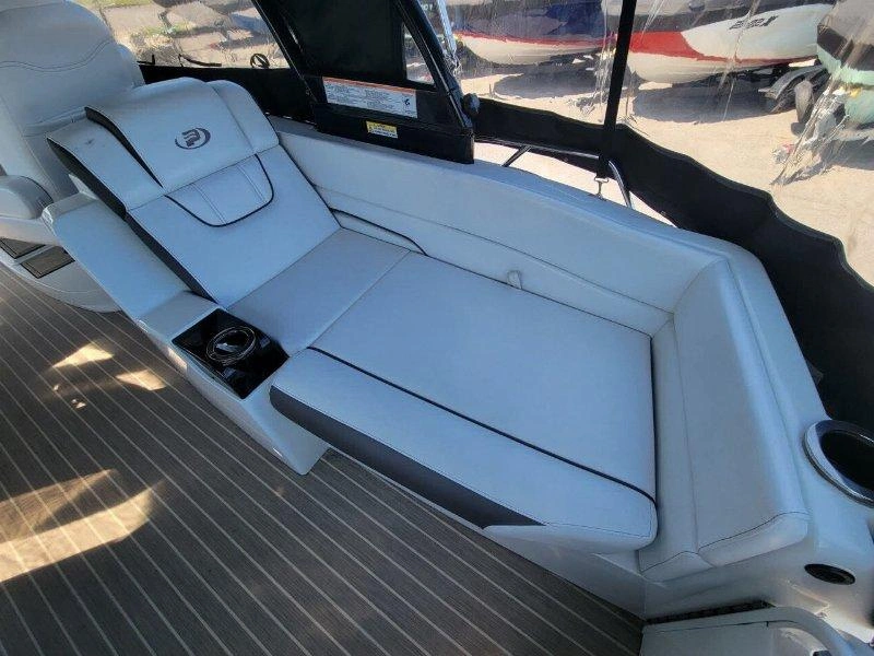 2019 Princecraft Vogue 27 Xt / Mercury 300 alt