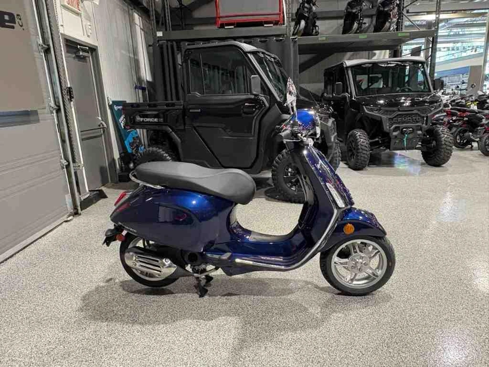 Vespa Primavera 50 2026 alt