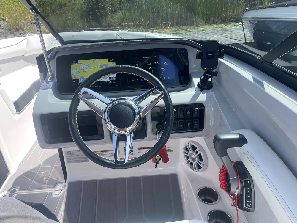 2023 Regal Ls2 Surf alt