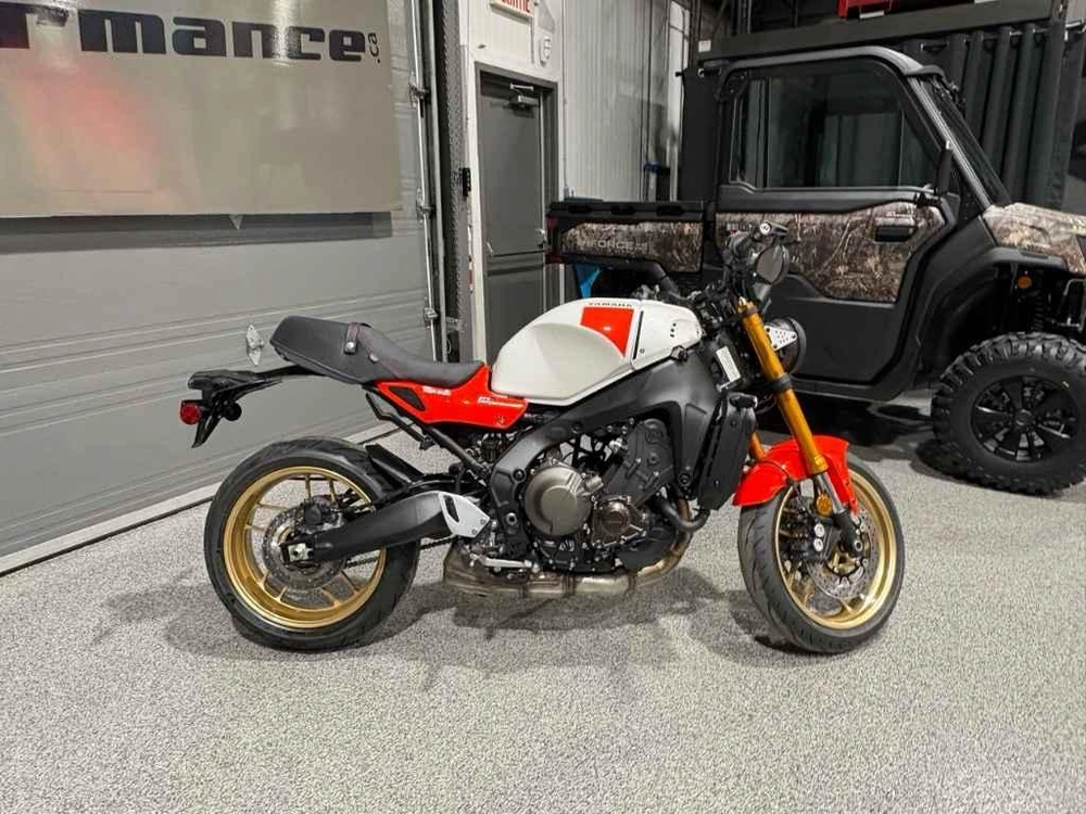 2026 Yamaha Xsr900 alt
