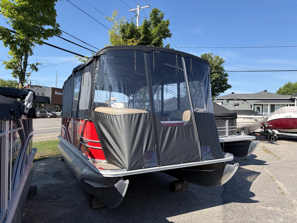 Sylvan Mirage 820 Cruise 2026 alt
