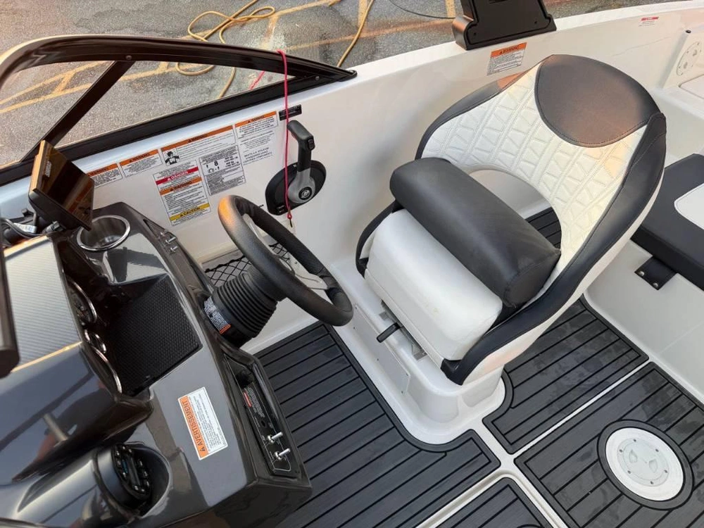 2021 Bayliner Vr5 alt