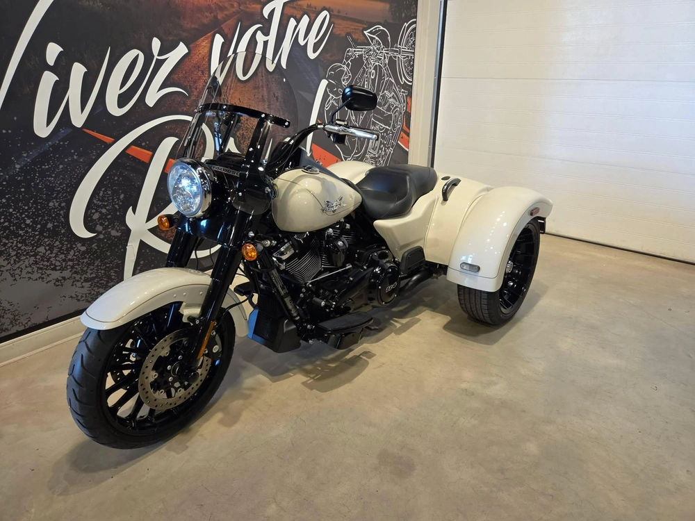 Harley-davidson Freewheeler Flrt 2023 alt