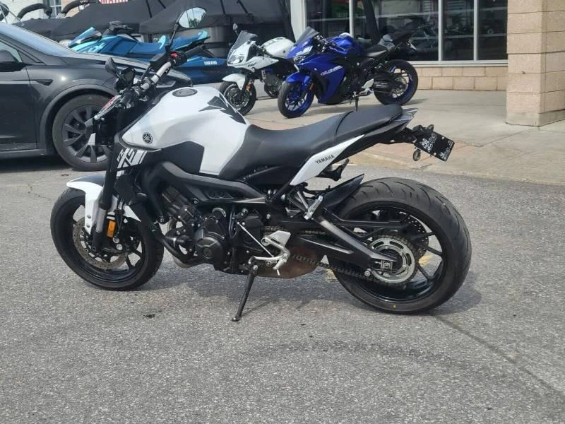 2017 Yamaha Fz09 alt