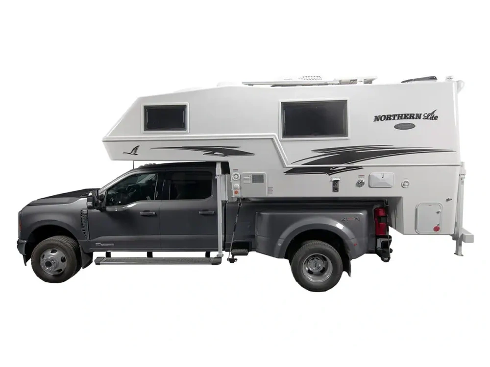 2026 Northern Lite 10-2 Wet Bath Le alt