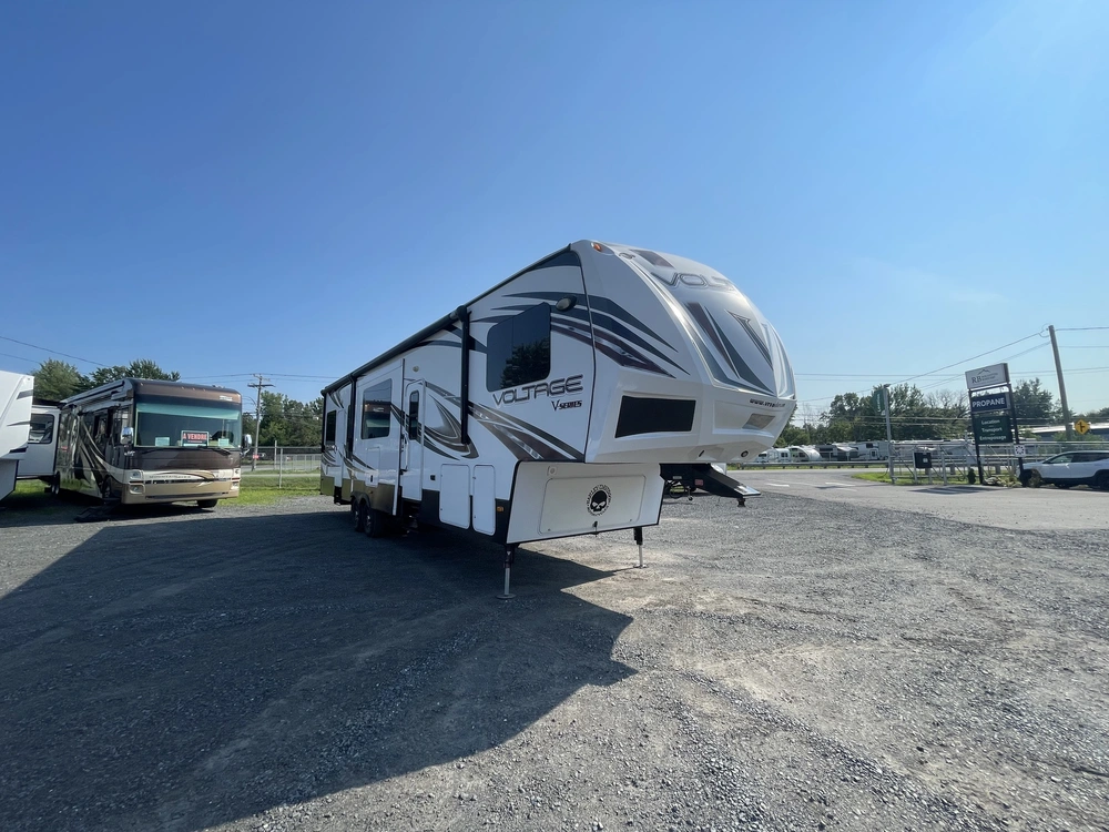Dutchmen Voltage V3605 2015 alt