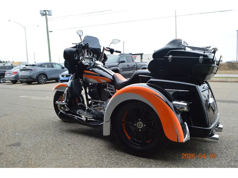 Harley-Davidson FLHTCUTG 2013