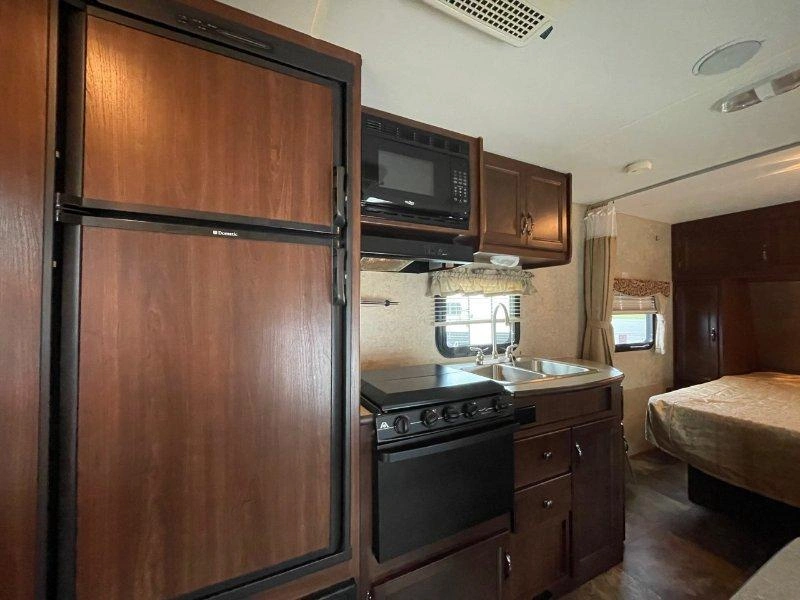 2014 Holiday Rambler Aluma-lite 237bh alt