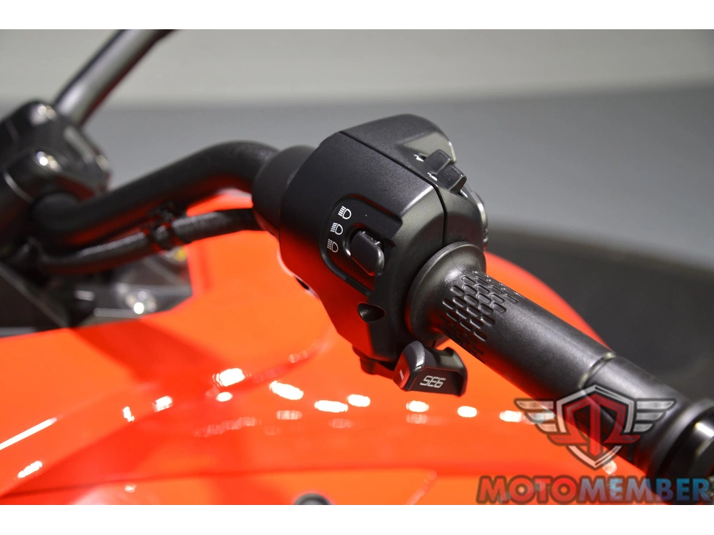 2025 Can-am Spyder F3 Limited Platine Wheels alt