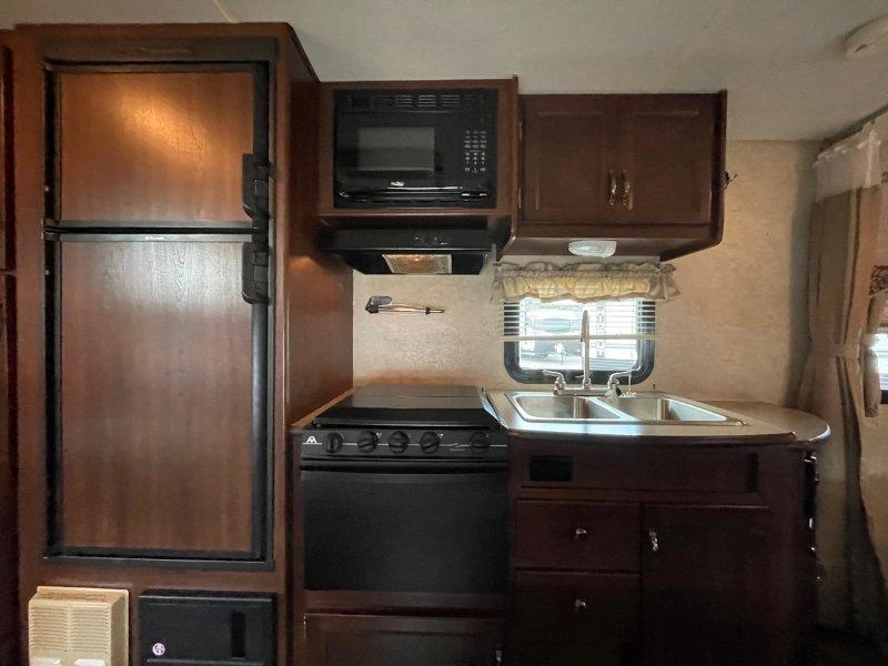 2014 Holiday Rambler Aluma-lite 237bh alt