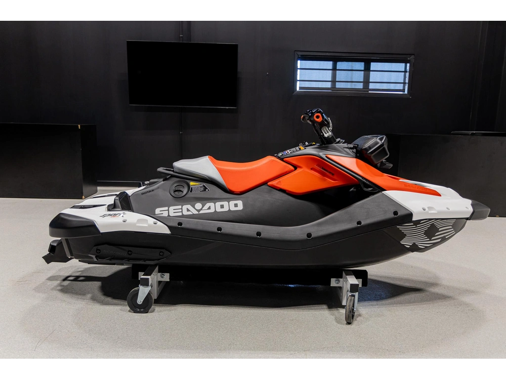 2026 Sea-doo Spark Trixx 3 Up Sound System 66te alt