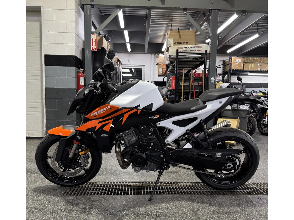 2027 Ktm 990 Duke alt