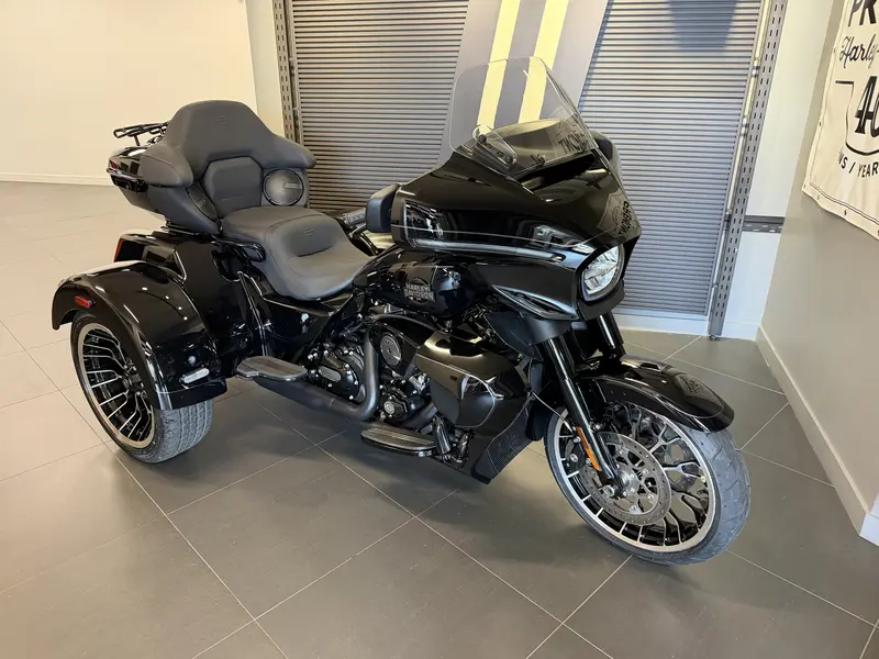 Harley-Davidson STREET GLIDE 3 FLHLT 2026
