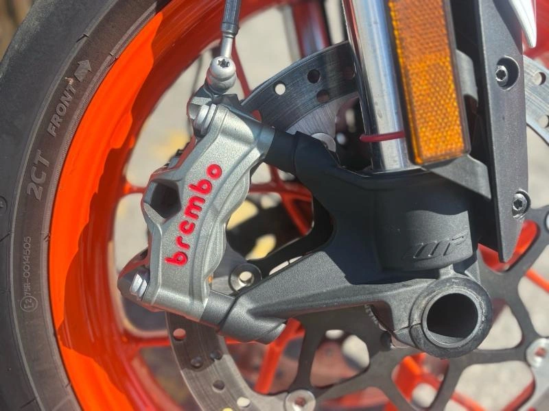 Ktm 890 Duke R 2021 alt