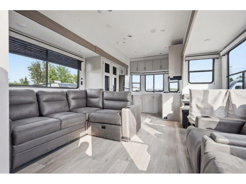 2027 Jayco Jayflight 404loft alt