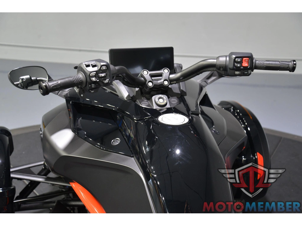 2026 Can-am Spyder F3-s alt