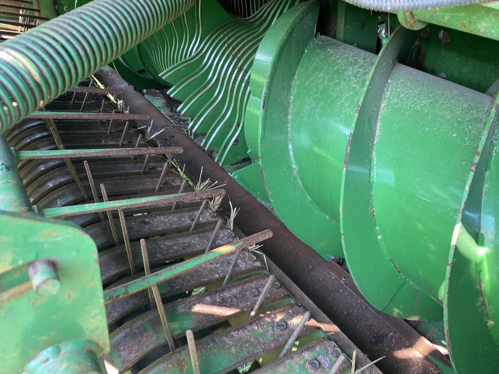 2021 John Deere L331 alt