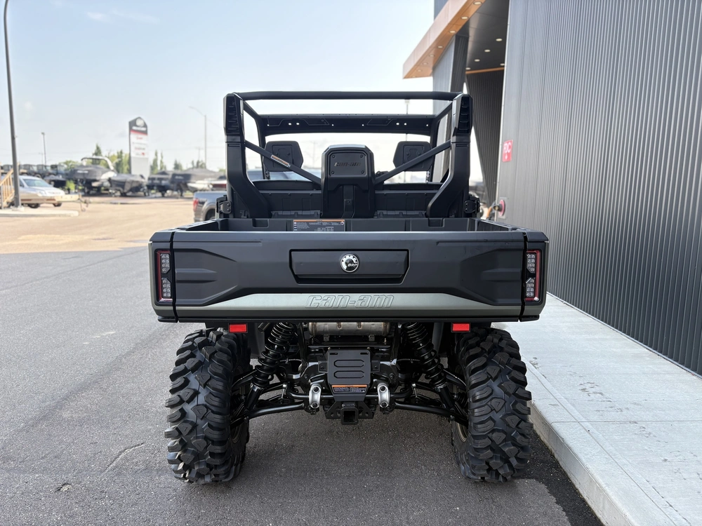 2026 Can-am Defender X Mr Hd11 With Half Doors 8yta alt