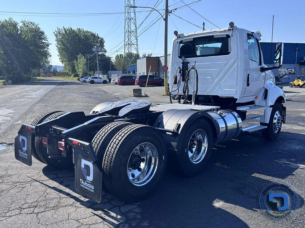2018 International Lt625 alt