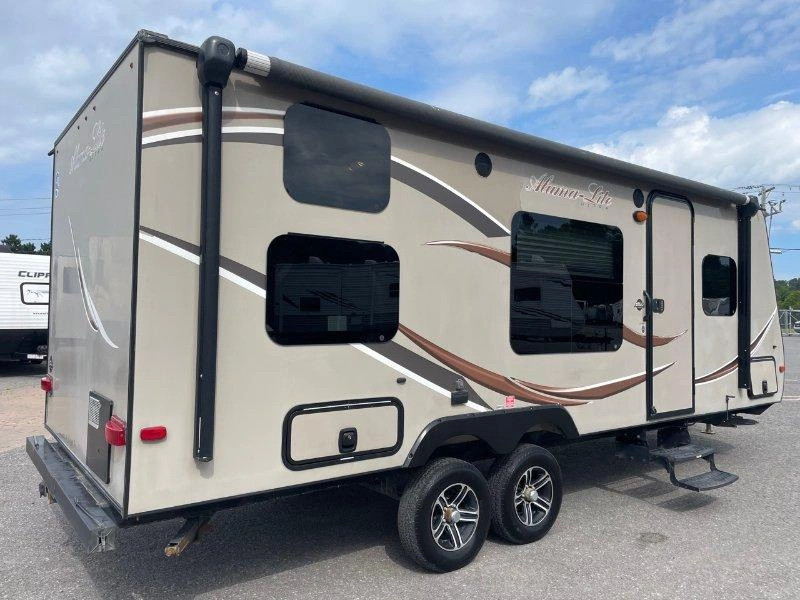 2014 Holiday Rambler Aluma-lite 237bh alt