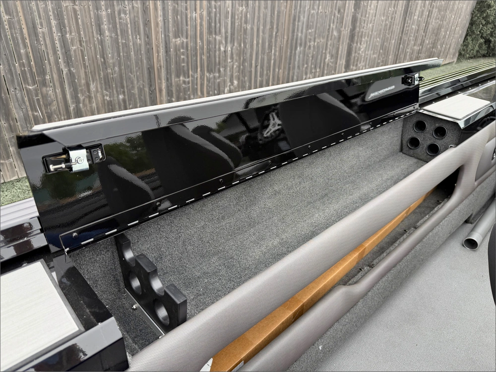 2026 Smoker-craft Ultima 182 Dc alt