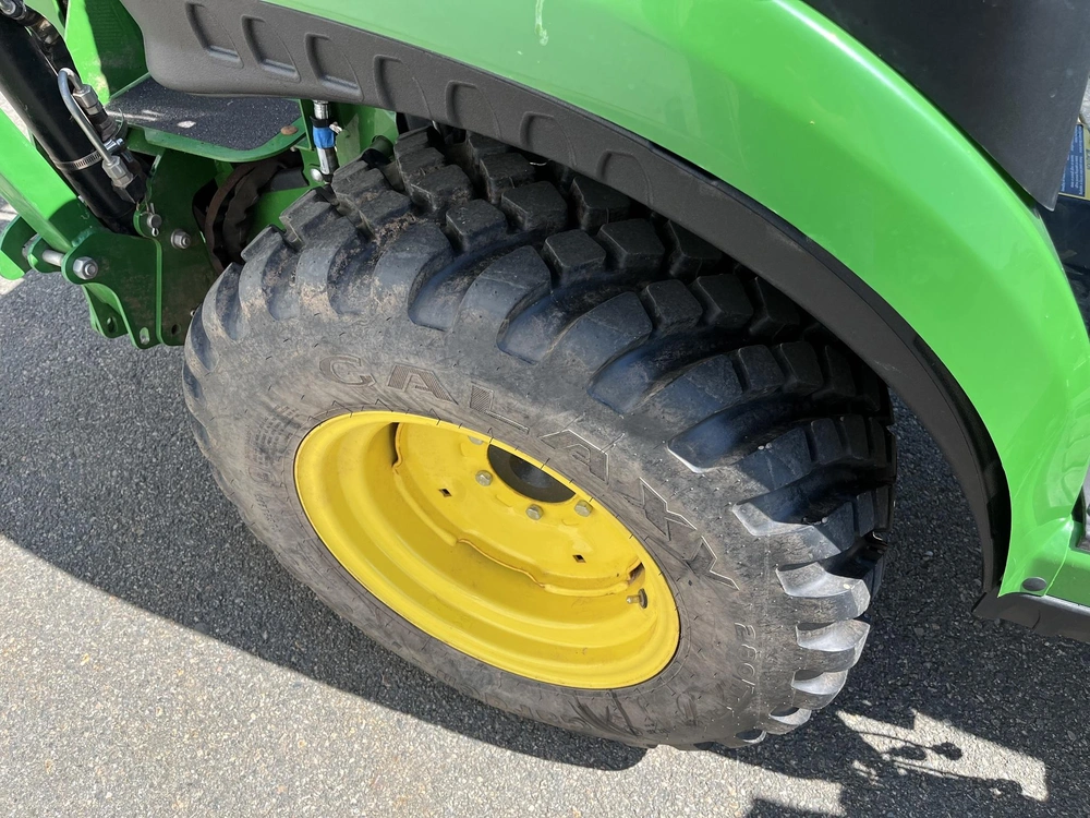 2021 John Deere 2025r alt