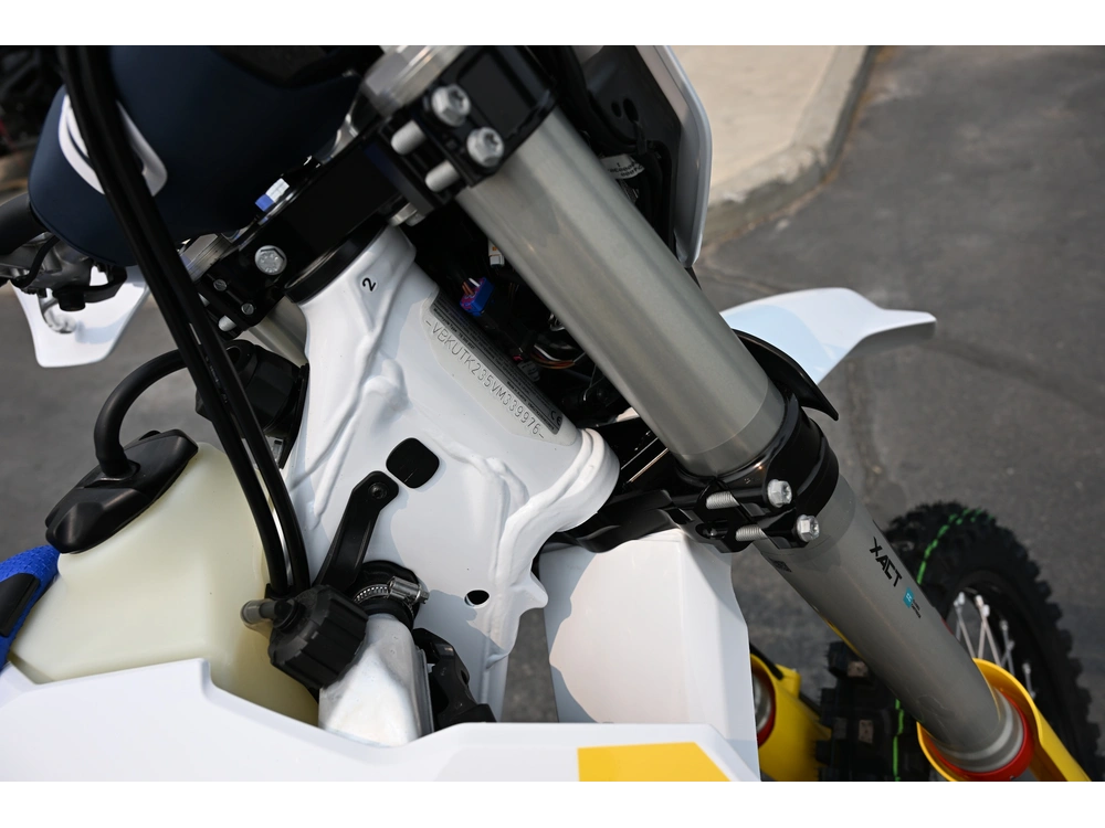 2027 Husqvarna Te 300 alt