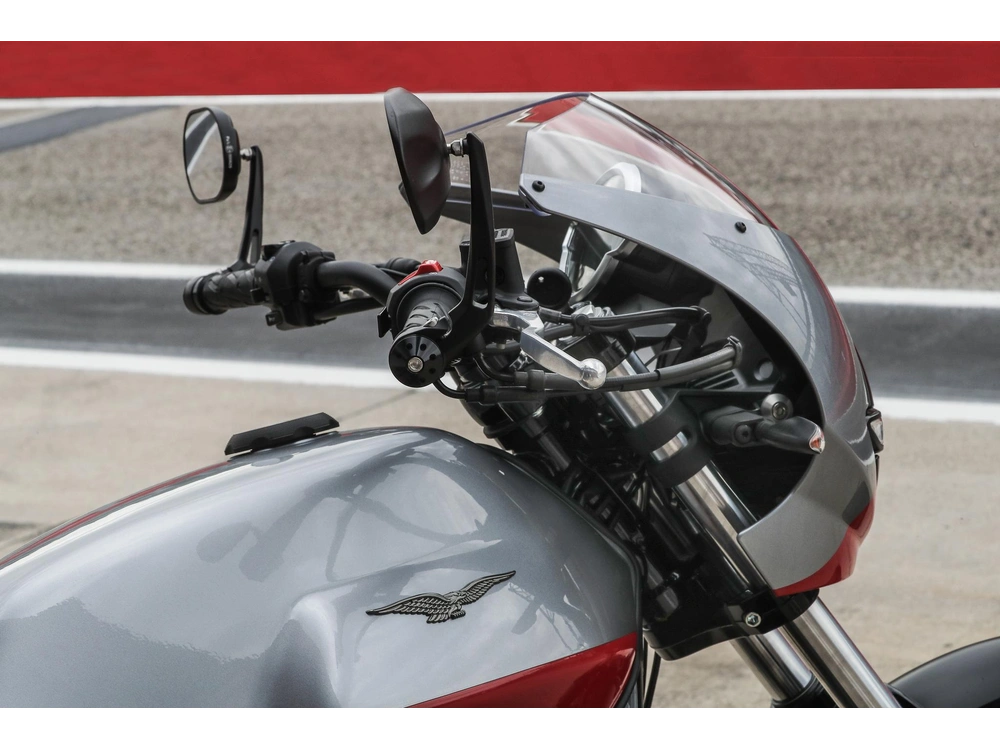 Moto Guzzi V7 Stone Corsa 2024 alt