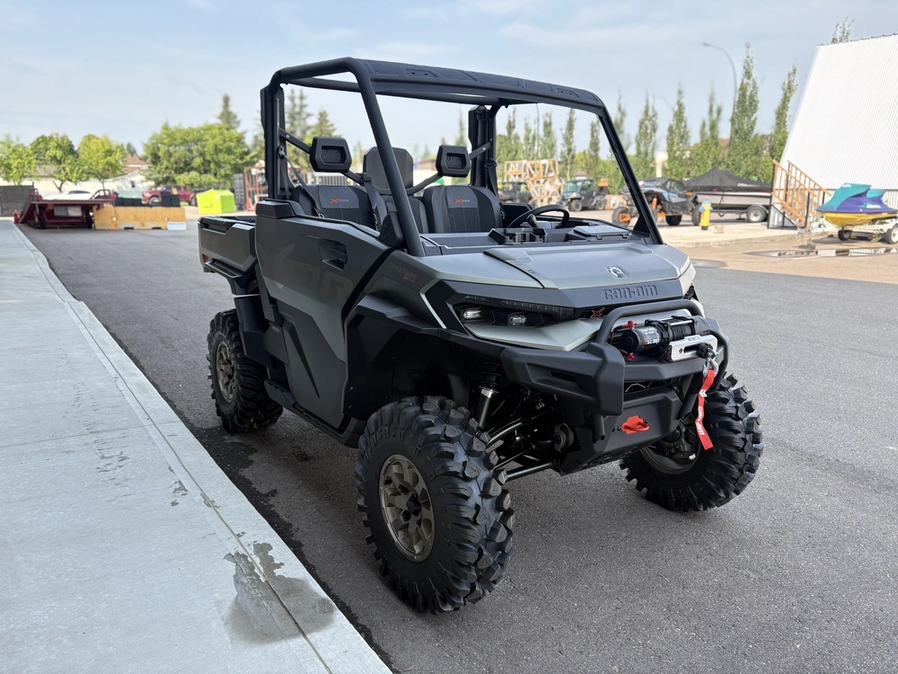 2026 Can-am Defender X Mr Hd11 With Half Doors 8yta alt