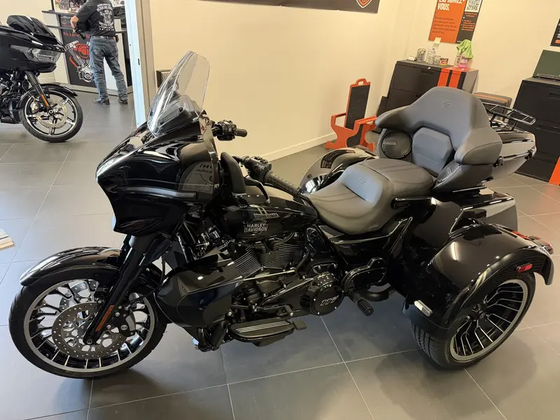 Harley-Davidson STREET GLIDE 3 FLHLT 2026