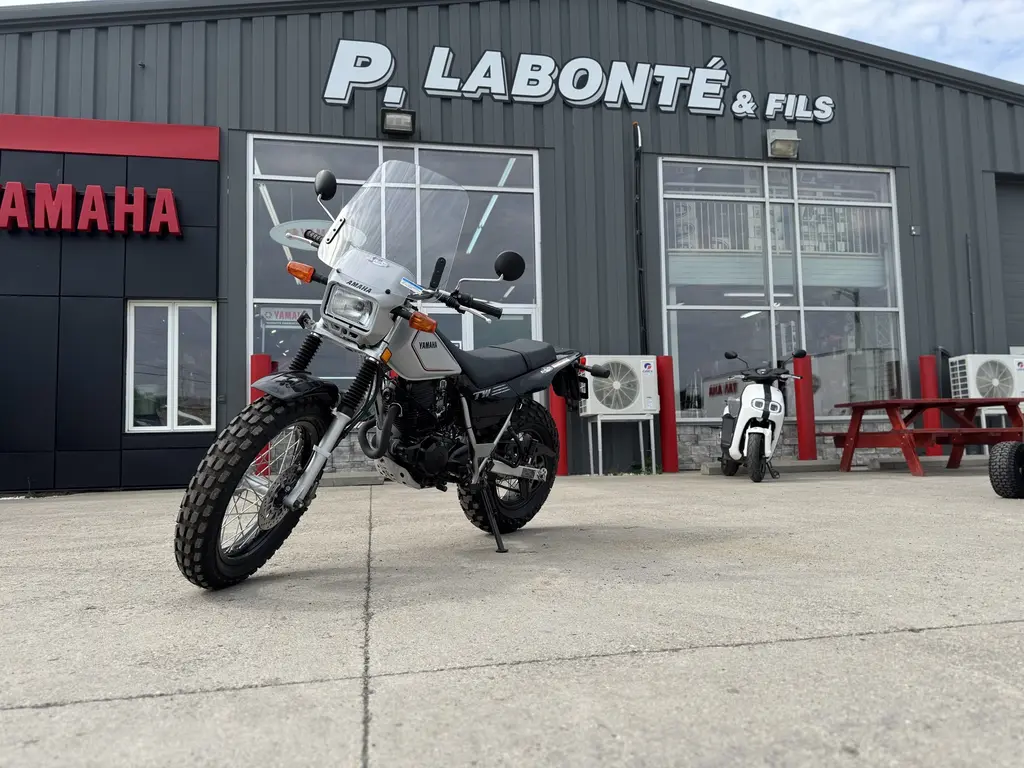 Yamaha TW200 2025