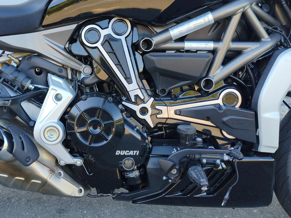 2016 Ducati Xdiavel S alt