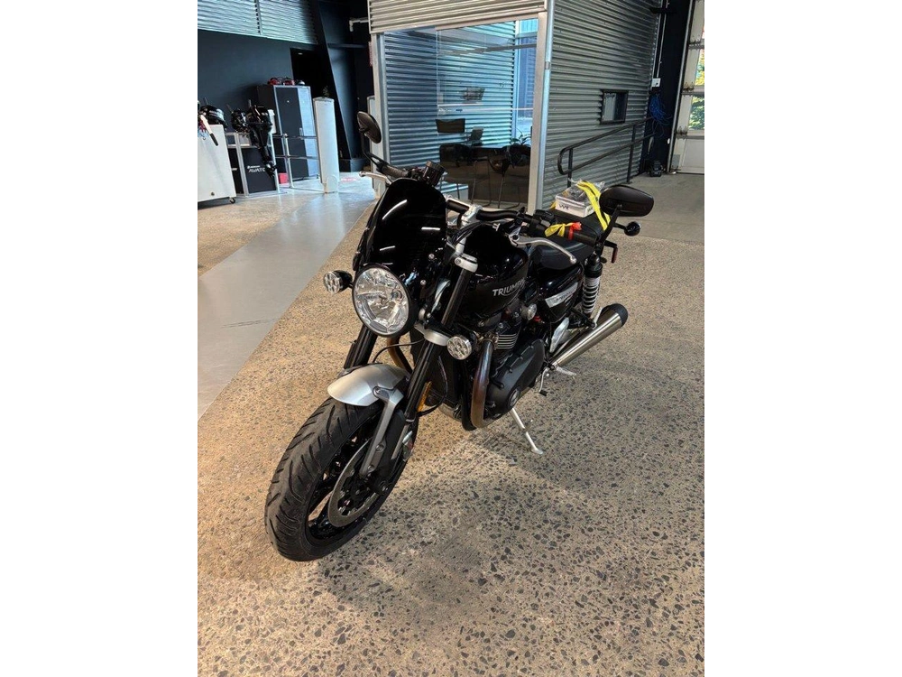 Triumph Speed Twin 1200 2022 alt
