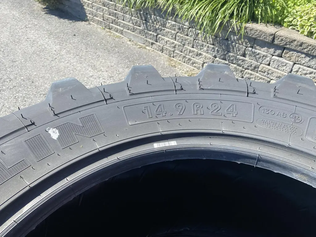 2025 MICHELIN 380/85R24 AGRIBIB 2