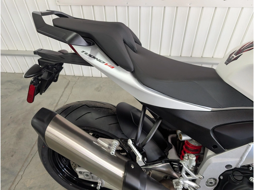 Aprilia Tuono V4 1100 2022 alt
