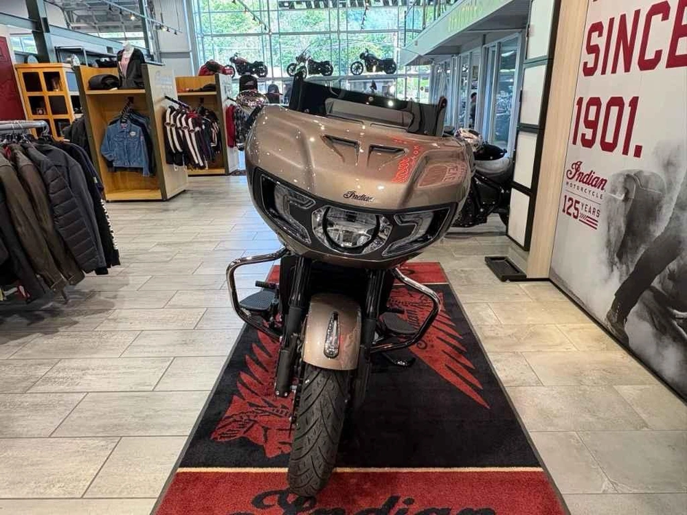 2026 Indian Motorcycle Challenger Limited + 112 & Audio Package alt