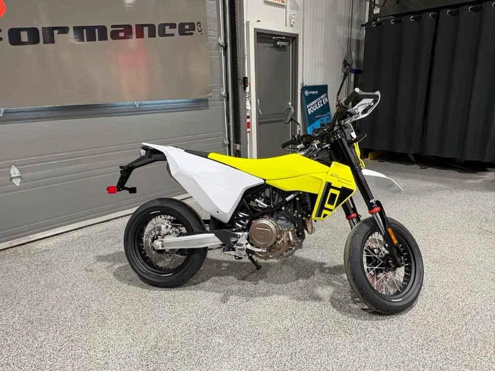 Husqvarna 701 Supermoto 2026 alt