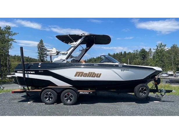 2026 Malibu 21 Lx alt