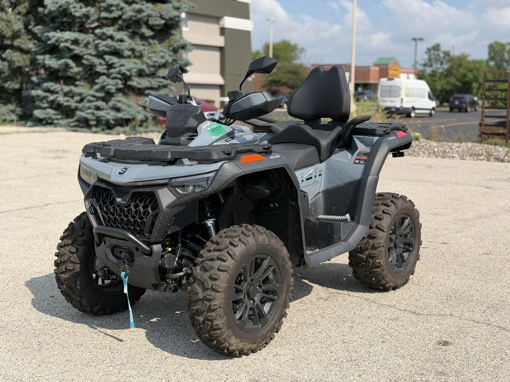 2025 Cfmoto Cforce 800 Touring alt