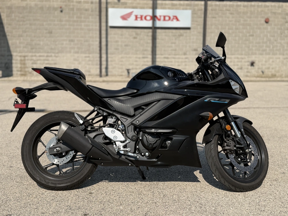 2023 Yamaha Yzf-r3 alt
