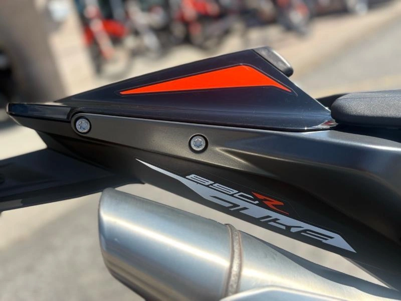 Ktm 890 Duke R 2021 alt