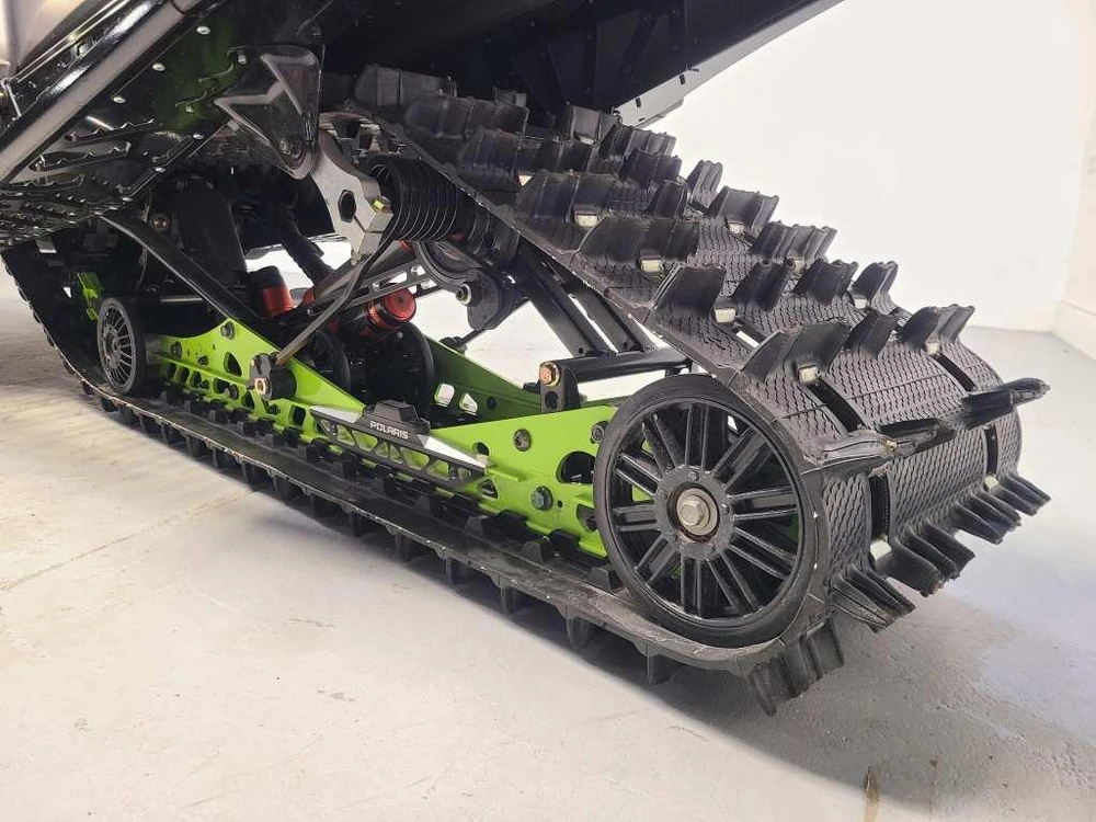 Polaris 850 Indy Vr1 Dynmx 137 2026 alt