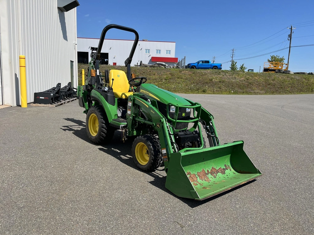 2021 John Deere 2025r alt
