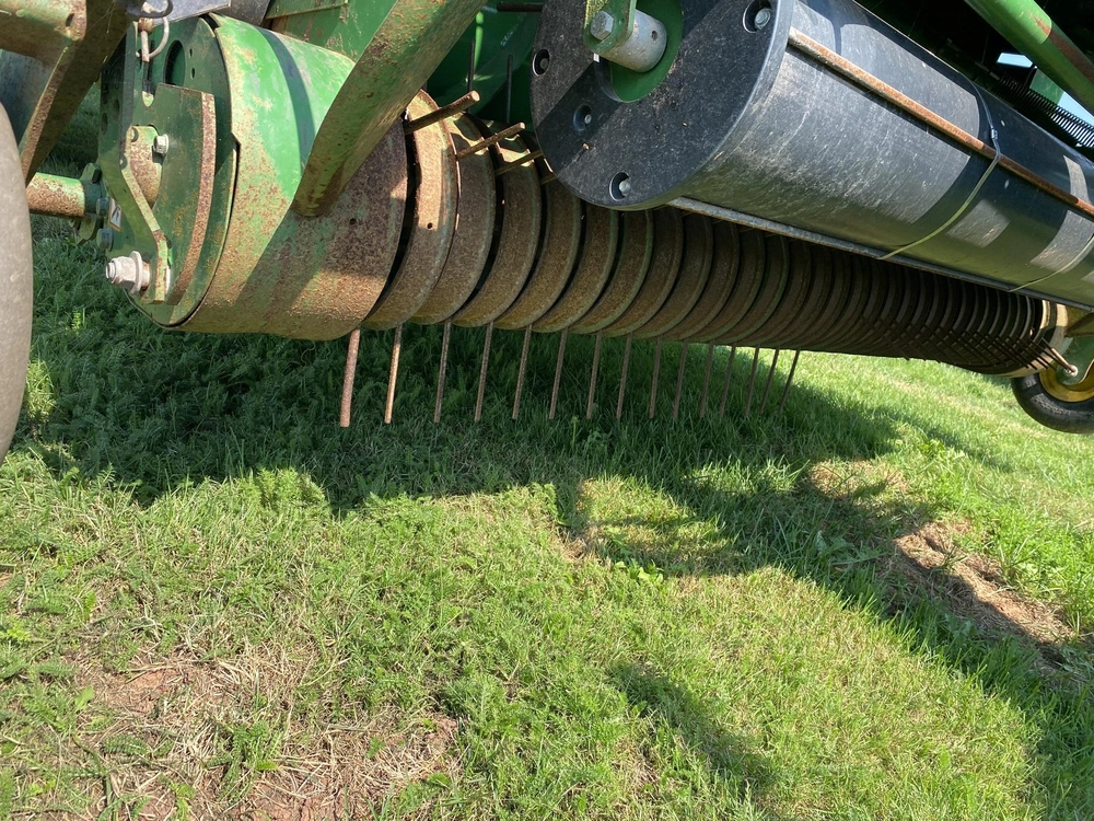 2021 John Deere L331 alt