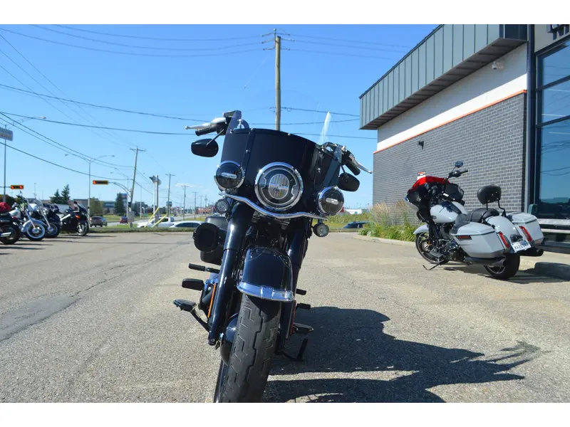 Harley-davidson Flhc 2025 alt