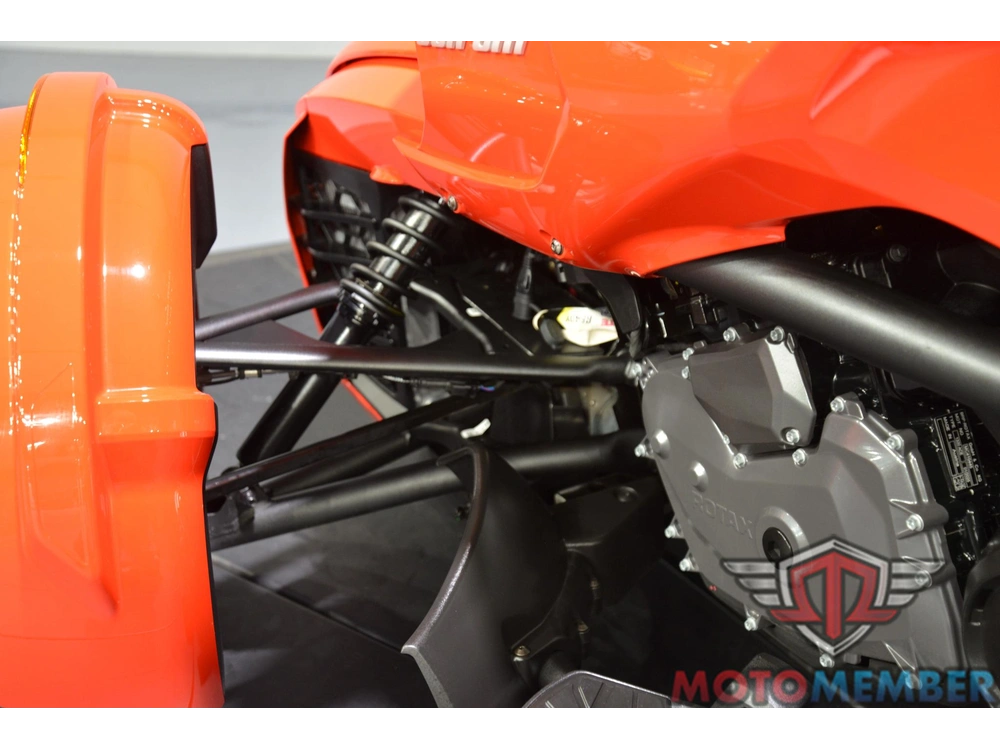 2025 Can-am Spyder F3 Limited Platine Wheels alt