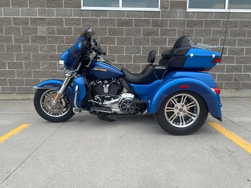 2017 Harley-davidson Trike Flhtcutg - Tri Glide Ultra Classic alt