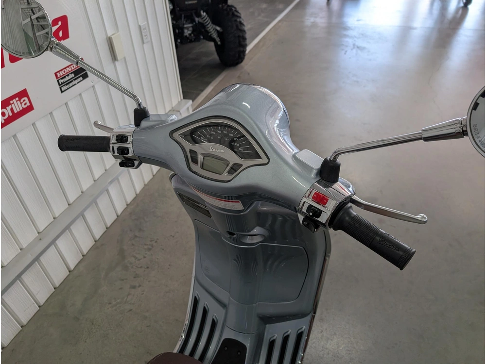 Vespa Primavera 50 2023 alt