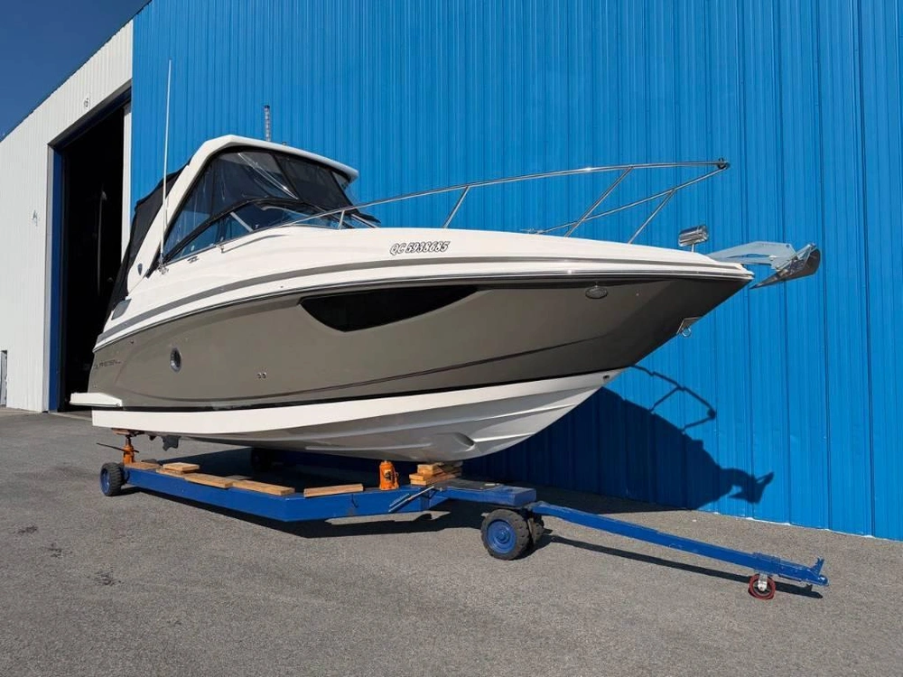 Regal 28 Express 2018 alt