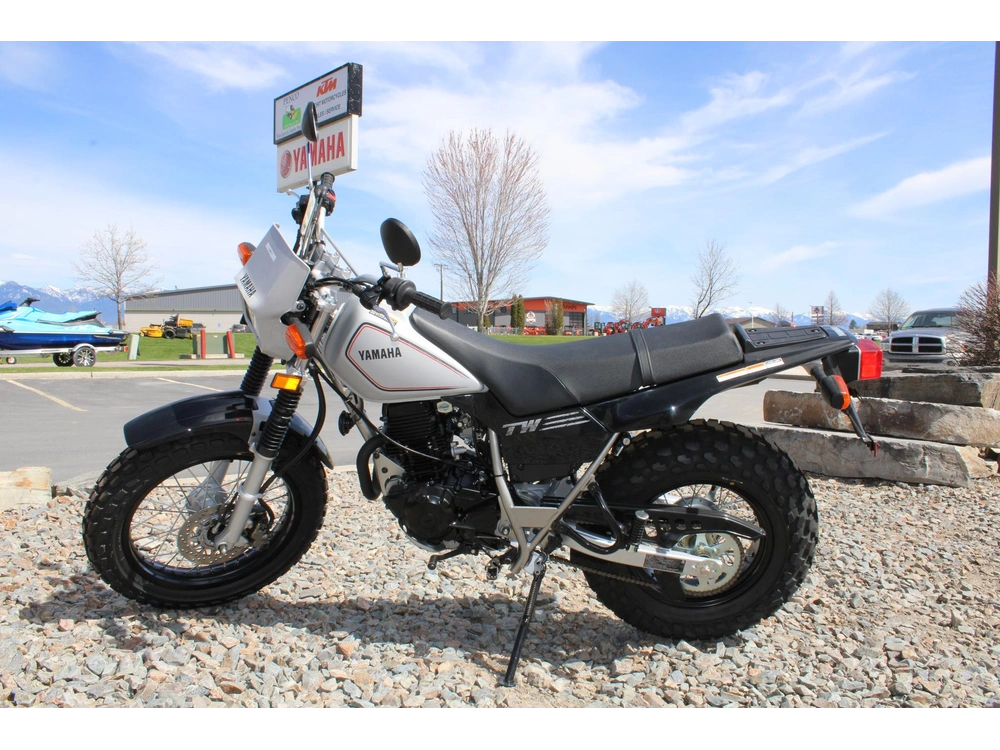 2027 Yamaha Tw200 alt